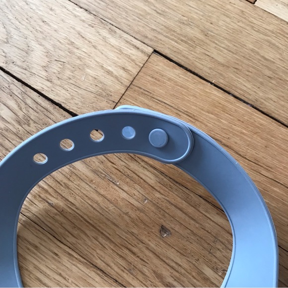 Baby Silicone Bibs (bundle) - Picture 2 of 8